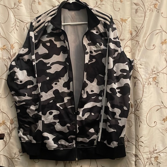 Adidas’s Mens L/S sweater. Mint Condition - Picture 3 of 9